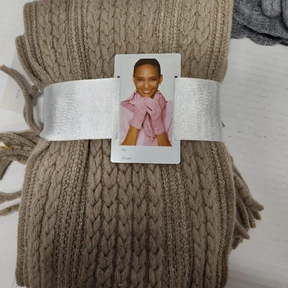 3 Gift Sets of New York and Company Gloves and Scarves NWT Grey, Blue, & Brown - Picture 4 of 9